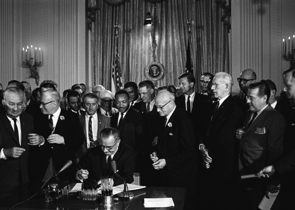 1964: Civil Rights Act bans racial and gender-based discrimination against college applicants